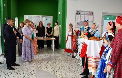 «Бердәм Россия» партиясенең күчмә утырышы Габишев авылының яңа мәдәният йортында узды