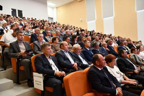 «Бердәм Россия» партиясенең күчмә утырышы Габишев авылының яңа мәдәният йортында узды