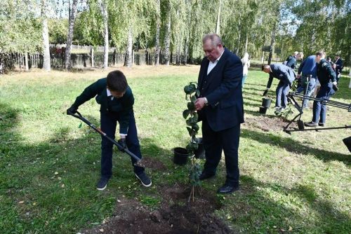 Никольский гимназиясе Лев Толстой исемен алды