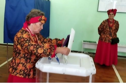 Голосует Орел — с песнями и шутками