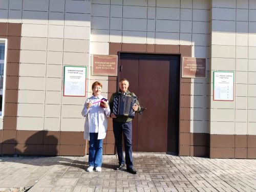 Сәхнәдә дә бердәм чыгыш ясыйлар,  сайлауларга да бердәм килгәннәр