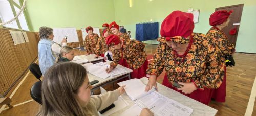 Голосует Орел — с песнями и шутками