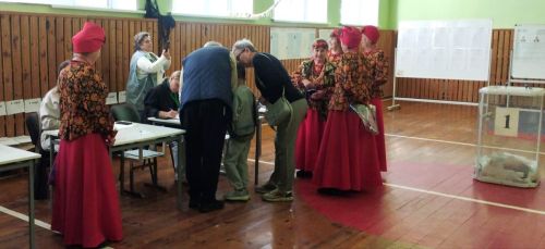 Голосует Орел — с песнями и шутками