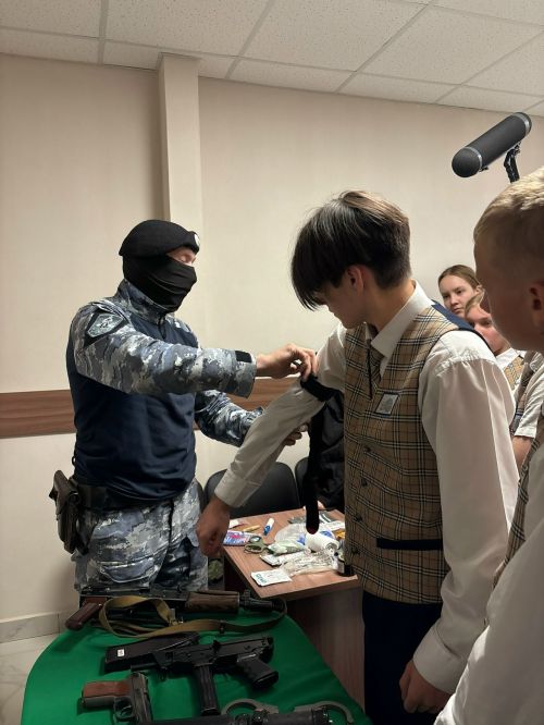 Усады куют кадры: в лицее «Инноватика» открылась «Школа юного пристава»