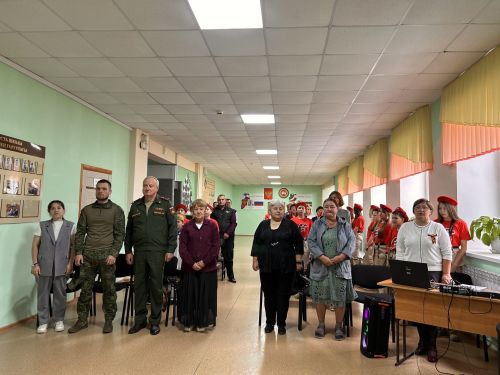 В Лаишевской школе №3 торжественно открыли экспозицию «Наши выпускники — участники СВО»
