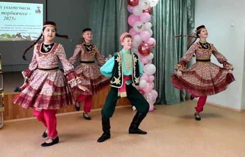 Имәнкискә мәктәбендә «Авыл укытучысы. Авыл тәрбиячесе» дигән темага конкурс үтте