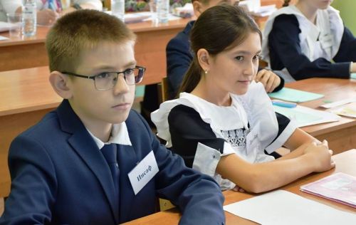 Имәнкискә мәктәбендә «Авыл укытучысы. Авыл тәрбиячесе» дигән темага конкурс үтте