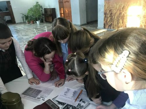 Дети Среднего Девятова помнят Ленинград: 872 дня блокады — и ни одного сданного метра