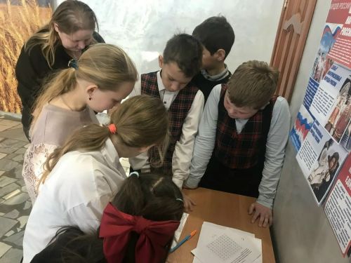Дети Среднего Девятова помнят Ленинград: 872 дня блокады — и ни одного сданного метра