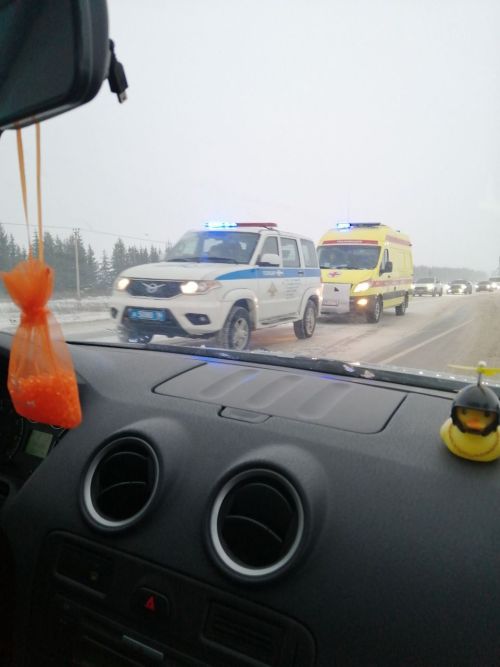 Серьезная авария на Оренбургском тракте: просьба к водителям быть внимательнее