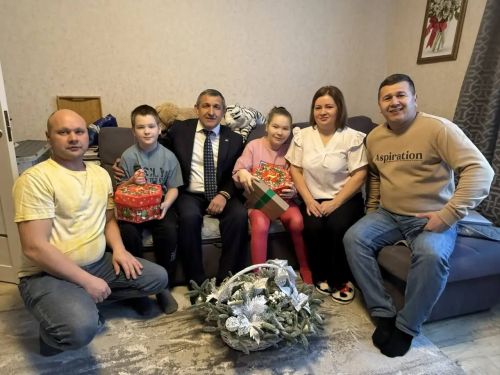 Мечта Эвелины из Песчаных Ковали сбылась в рамках акции «Ёлка желаний»