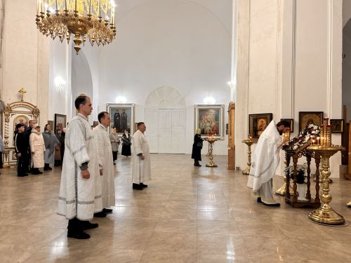 Лаишевские храмы встретили Рождество Христово торжественными богослужениями