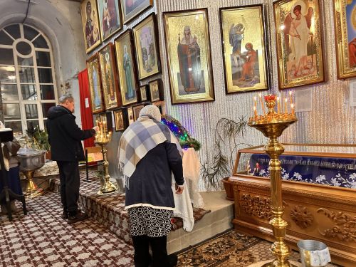 Лаишевские храмы встретили Рождество Христово торжественными богослужениями