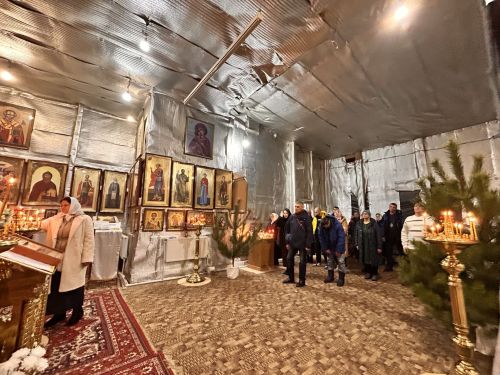 Лаишевские храмы встретили Рождество Христово торжественными богослужениями