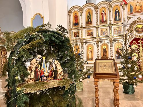 Лаишевские храмы встретили Рождество Христово торжественными богослужениями