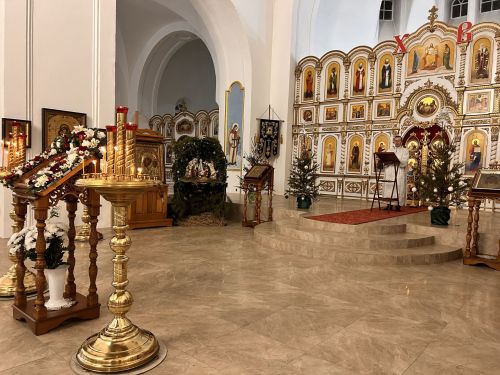 Лаишевские храмы встретили Рождество Христово торжественными богослужениями