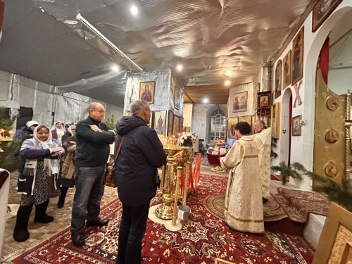 Лаишевские храмы встретили Рождество Христово торжественными богослужениями