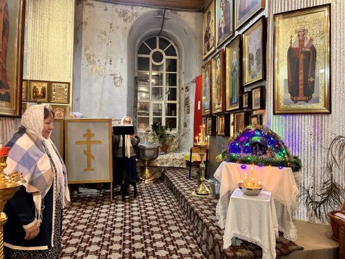 Лаишевские храмы встретили Рождество Христово торжественными богослужениями