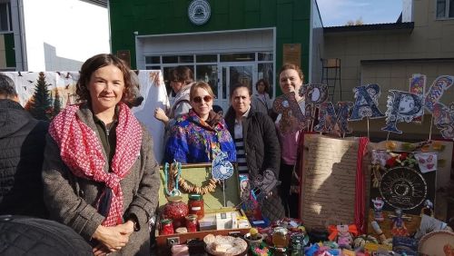 Гимназисты Лаишевского района организовали осеннюю ярмарку добра