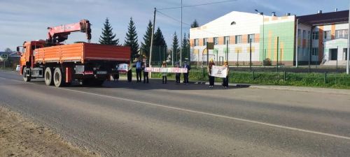 Юные инспекторы движения напомнили водителям о скоростном режиме