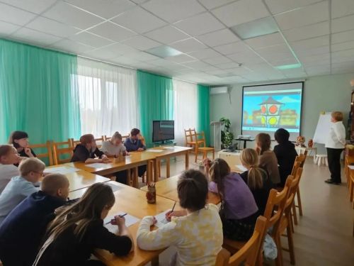 Лаишевские школьники получили световозвращатели перед осенними каникулами