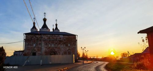 Осень вступает в права: яркие кадры заката тёплого сезона