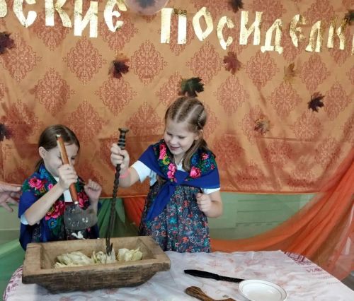 как Покровские посиделки в Орловском связали старинные обычаи и сегодняшний день