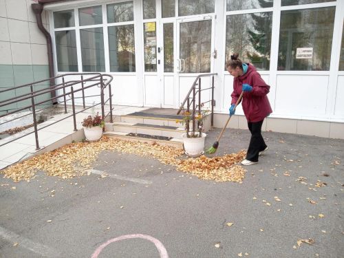 Жители Лаишева вышли на общегородской субботник