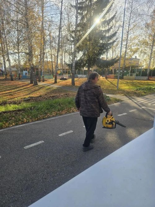 Жители Лаишева вышли на общегородской субботник