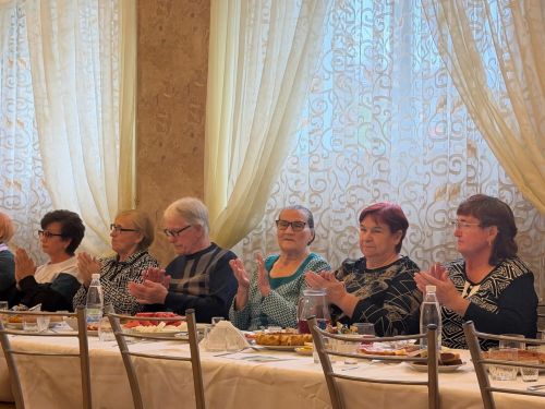Как в селе Среднее Девятово поздравили старшее поколение