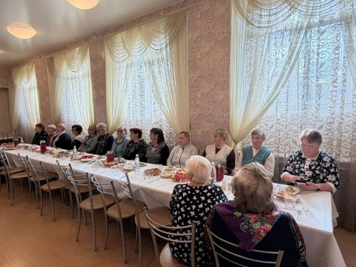Как в селе Среднее Девятово поздравили старшее поколение