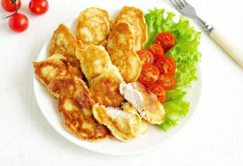 Куриная грудка в кляре на сковороде