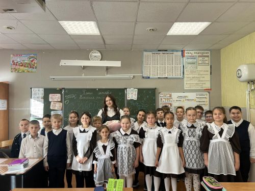 Выпускница гимназии вернулась в родные стены педагогом
