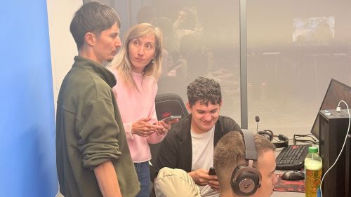 Лаишевские подростки сделали подарки учителям с помощью высоких технологий