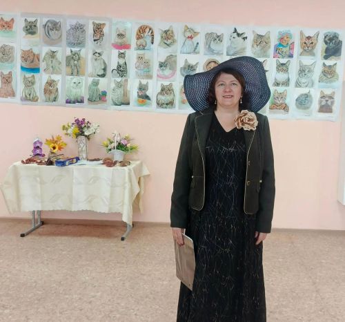 Лаешта Өлкәннәр ункөнлеген картиналар күргәзмәсе һәм эшләпә балы белән билгеләп үттеләр
