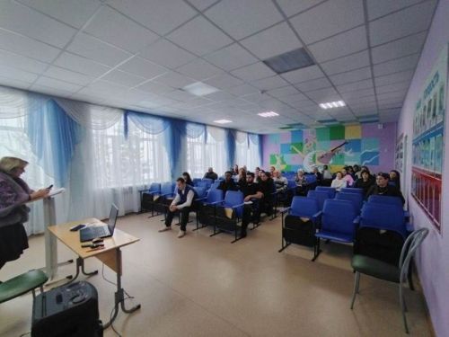 Россия Эчке эшләр министрлыгының Лаеш районы буенча бүлеге полиция хезмәткәрләре ата-аналарга онлайн-куркынычлар турында сөйләделәр