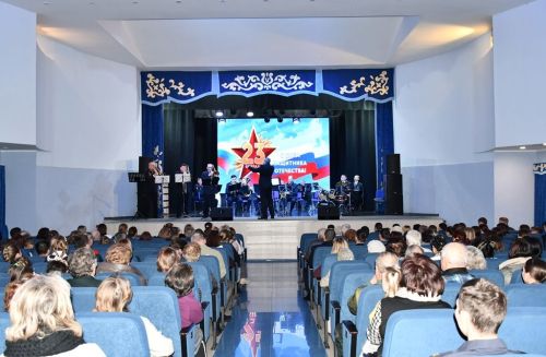 Духовой оркестр выступил перед жителями и гостями Лаишева