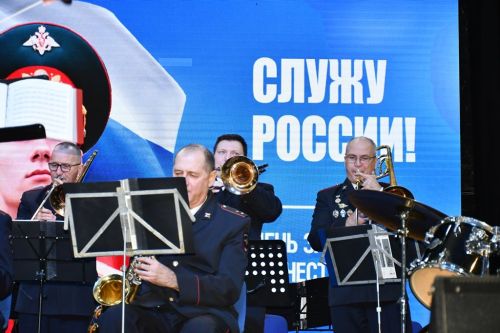 Духовой оркестр выступил перед жителями и гостями Лаишева