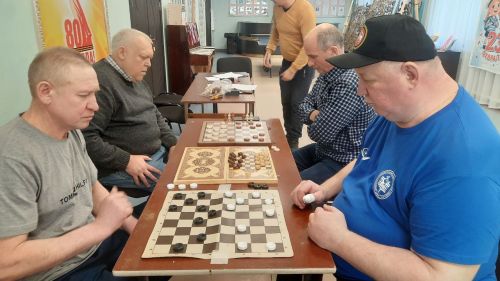В Атабаевском СДК отметили День защитника Отечества спортивным многоборьем