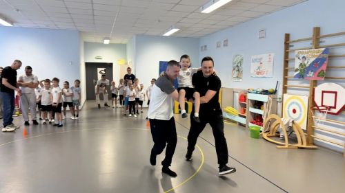В «веселых стартах» в детском саду Лаишевского района приняли участие отцы воспитанников