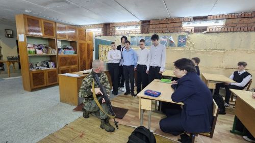 Участник СВО преподал мастер-класс учащимся Лаишевского района