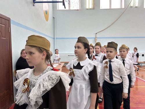 «Смотр строя и песни» в Лаишевской гимназии №1: дисциплина и патриотизм в унисон