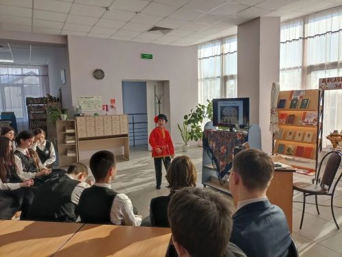 Столбищенская библиотека для юных читателей провела творческую встречу «Русская песня — душа России»