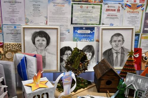 В Орловском сельском доме культуры — замечательная выставка