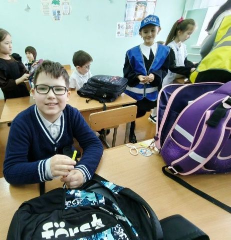 Брелки спасают жизни: в Державино ЮИД запустил акцию «Засветись!»