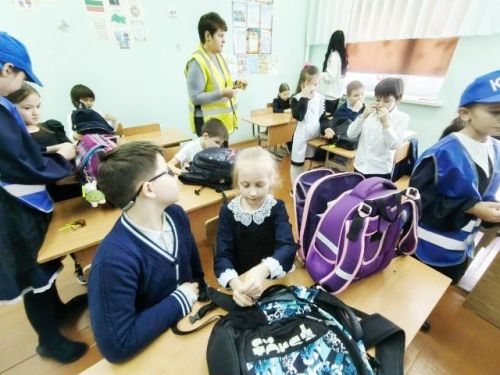 Брелки спасают жизни: в Державино ЮИД запустил акцию «Засветись!»