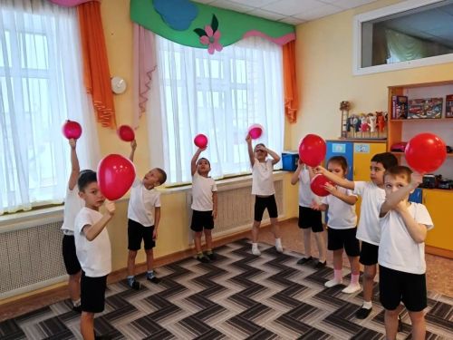 Часы науки для школьников: в «Рябинке» не учат — исследуют