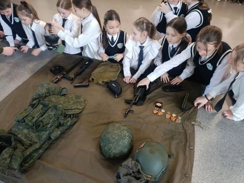 Лаеш районы укучылары хәрби полицейскийлар белән таныштылар