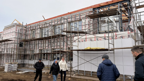 Капитально ремонтируют социальный объект в Именьково