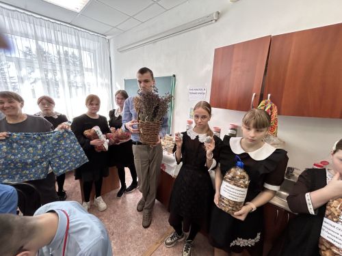 Школа-интернат слабовидящих детей: патриотизм и трудолюбие в действии